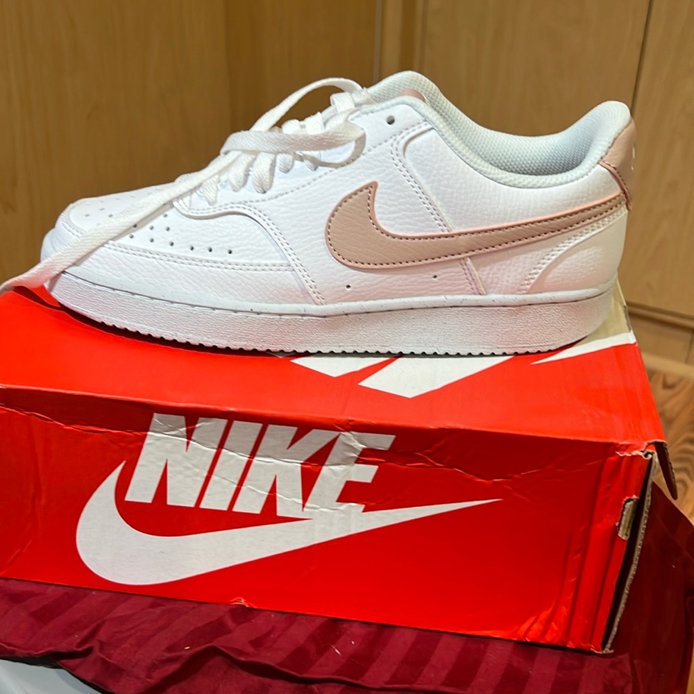Nike white and pink court vision sneakers size 8 new worn once